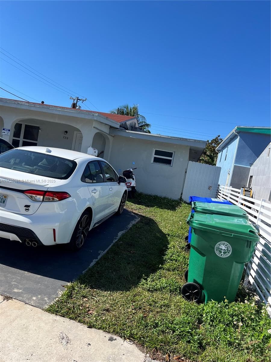 720 NW 30th Ave, Miami FL 33125 — 5