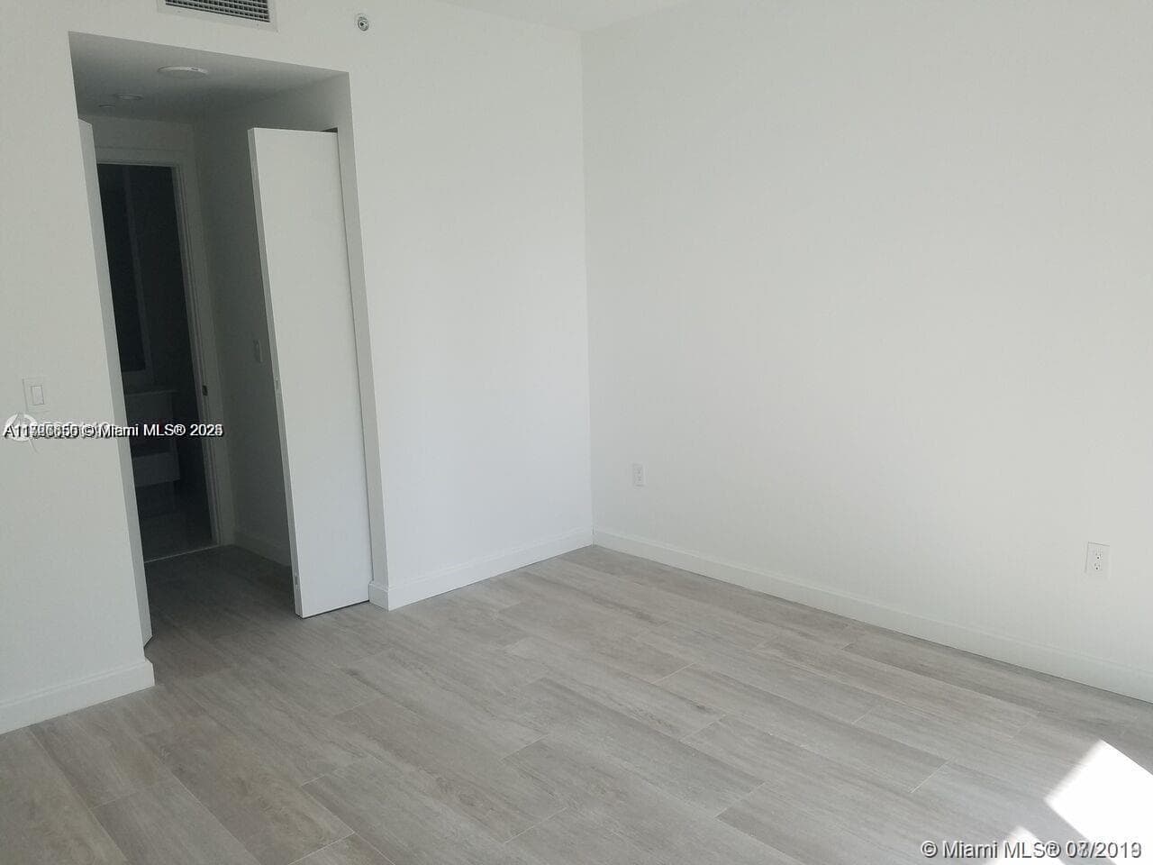 55 SW 9th St # 1805, Miami FL 33130 — 3