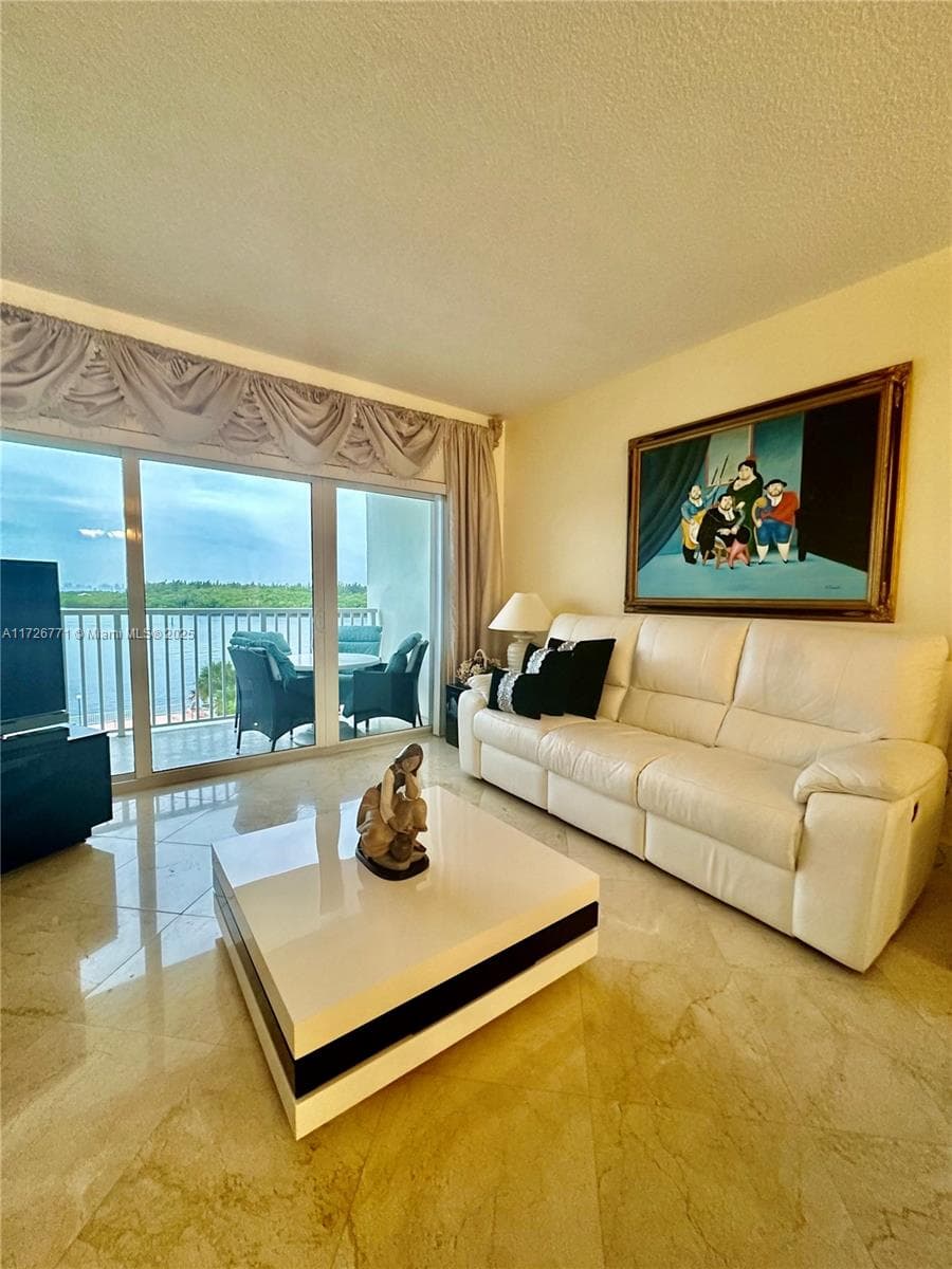 300 Bayview Dr # 402, Sunny Isles Beach FL 33160 — 11