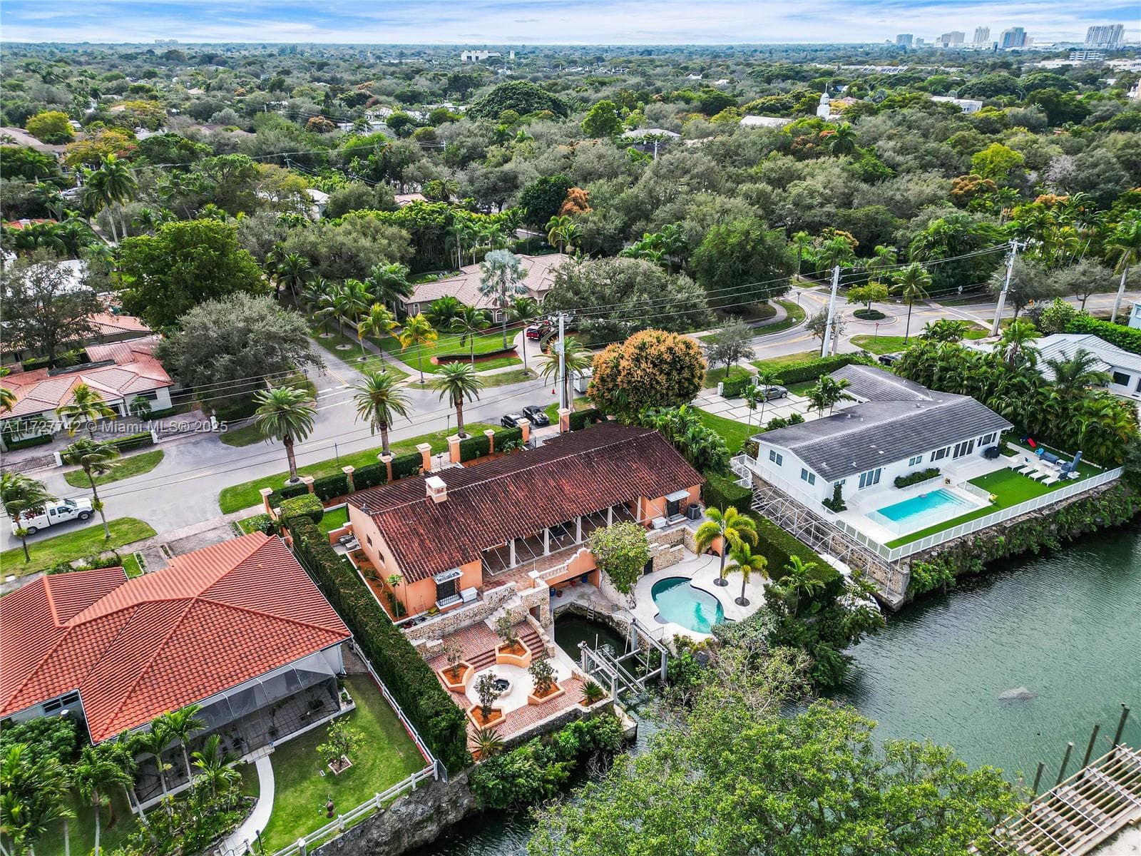 1181 S Alhambra Cir, Coral Gables FL 33146 — 32