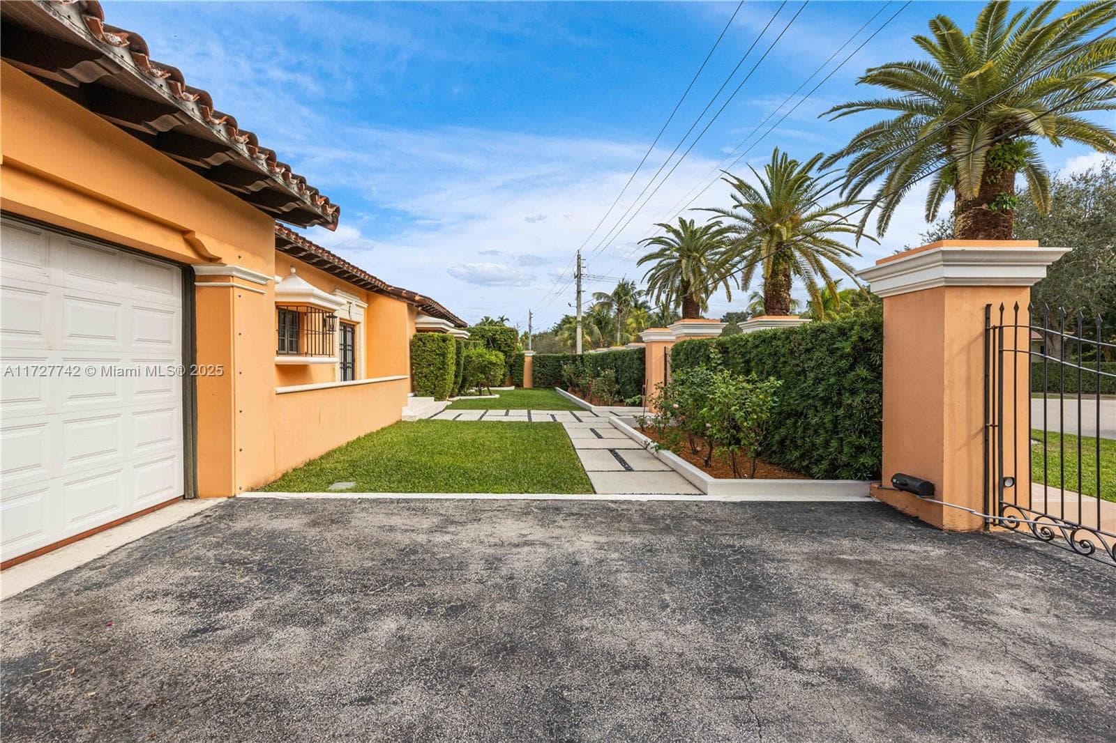 1181 S Alhambra Cir, Coral Gables FL 33146 — 37