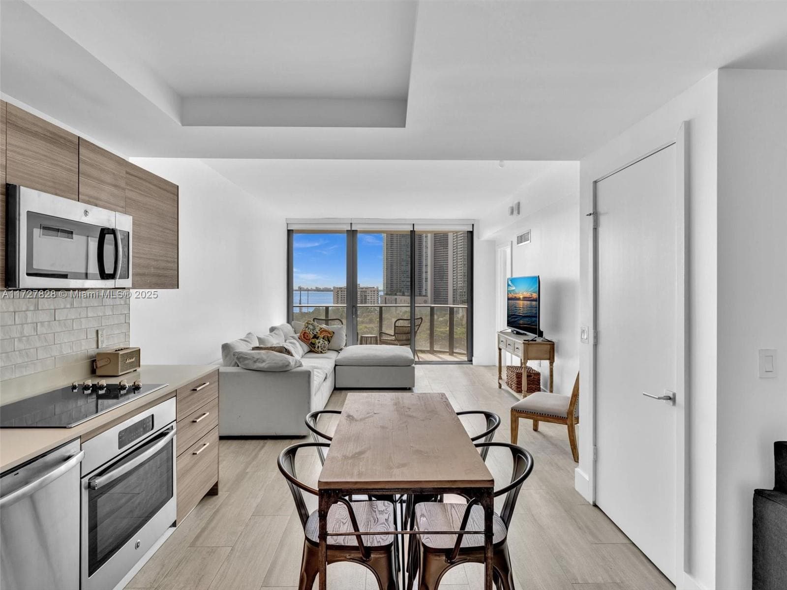 121 NE 34th St # 1005, Miami FL 33137 — 13