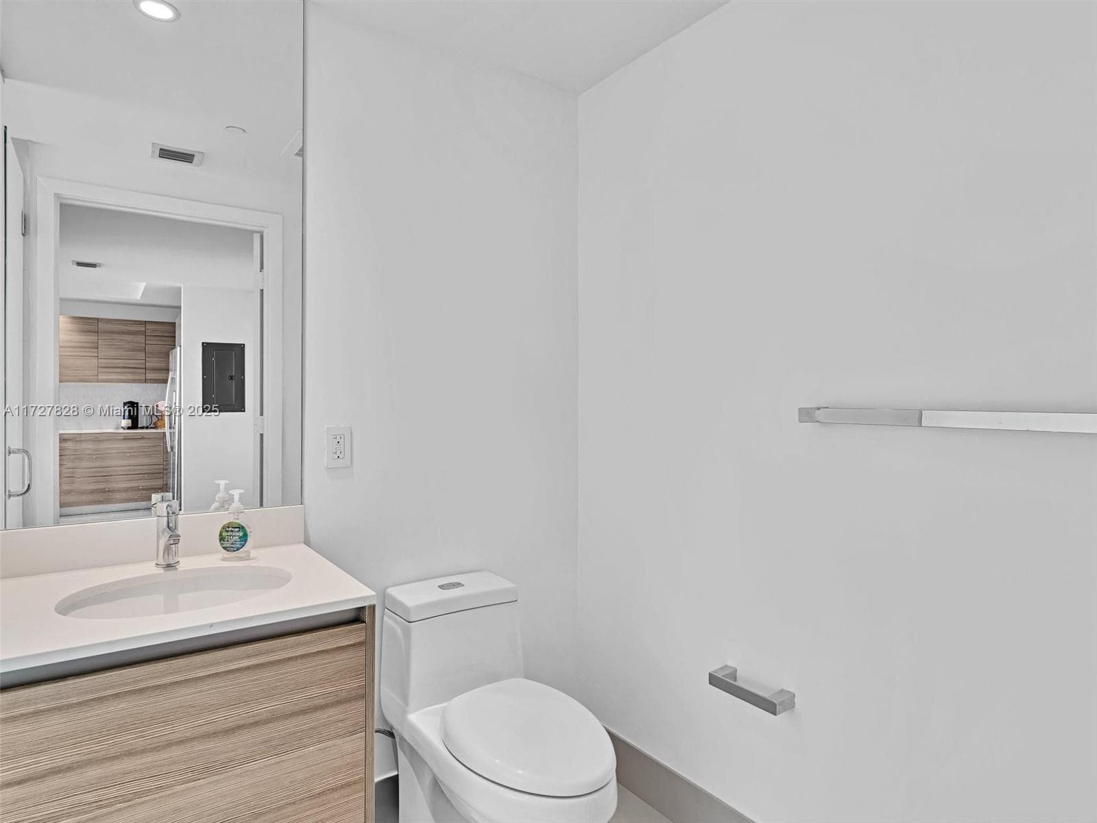 121 NE 34th St # 1005, Miami FL 33137 — 24
