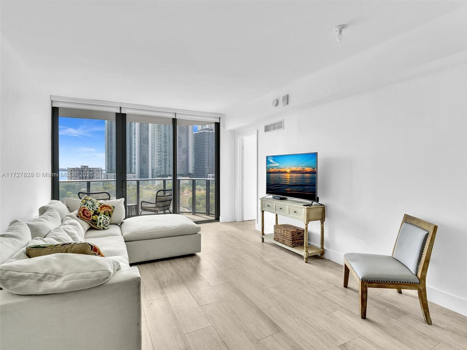 121 NE 34th St # 1005, Miami FL 33137 — 8