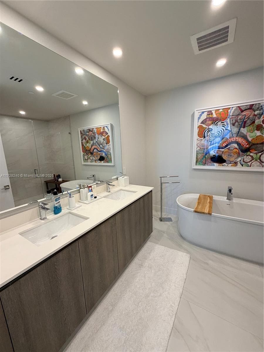 17550 Collins Ave # 601, Sunny Isles Beach FL 33160 — 14
