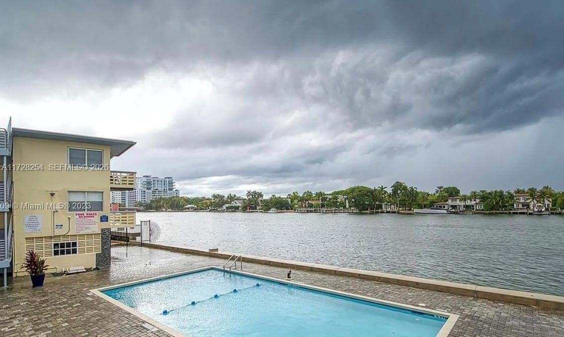 6484 Indian Creek Dr # 310, Miami Beach FL 33141 — 5