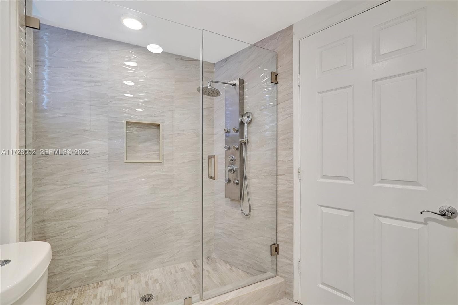 3370 Hidden Bay Dr # 910, Aventura FL 33180 — 27
