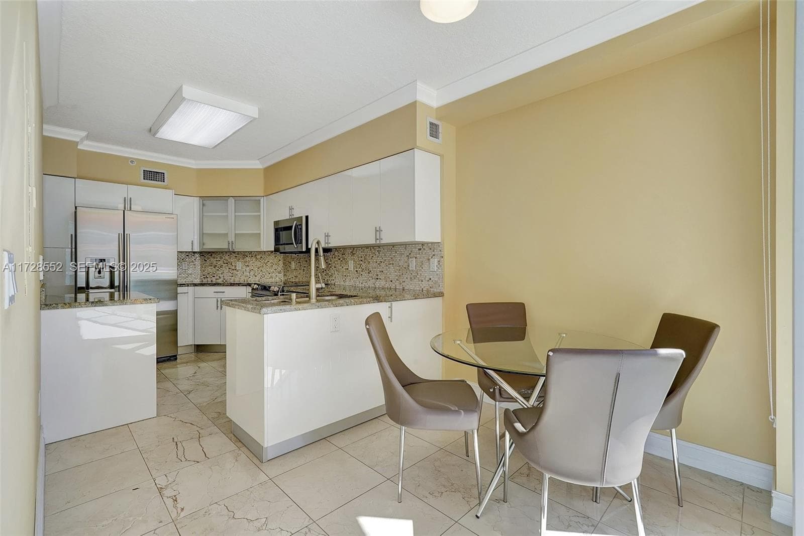 3370 Hidden Bay Dr # 910, Aventura FL 33180 — 2