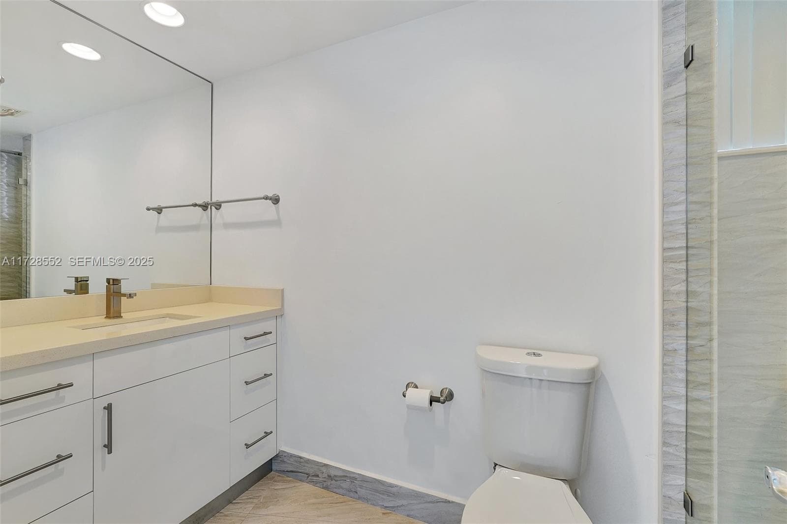 3370 Hidden Bay Dr # 910, Aventura FL 33180 — 26