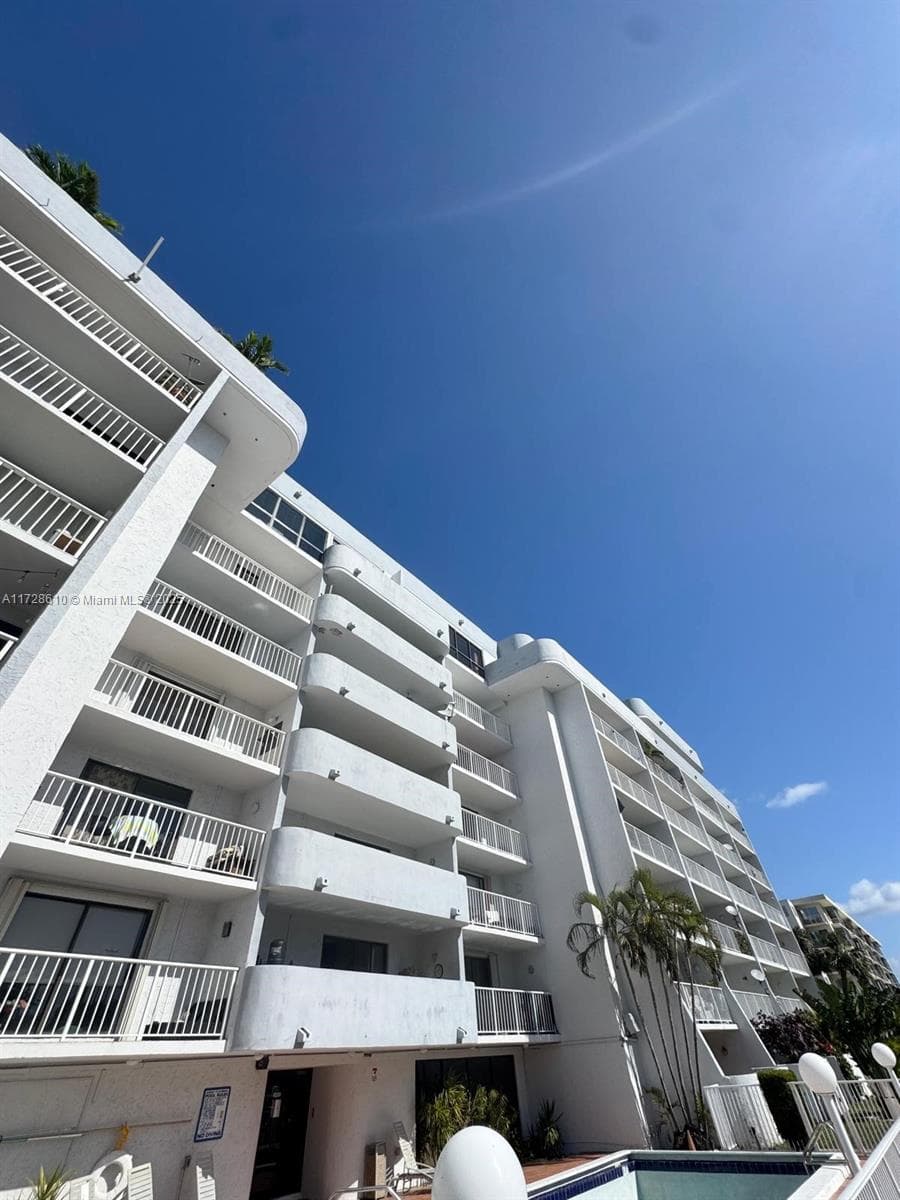 1650 NE 115th St # 506, Miami FL 33181 — 19
