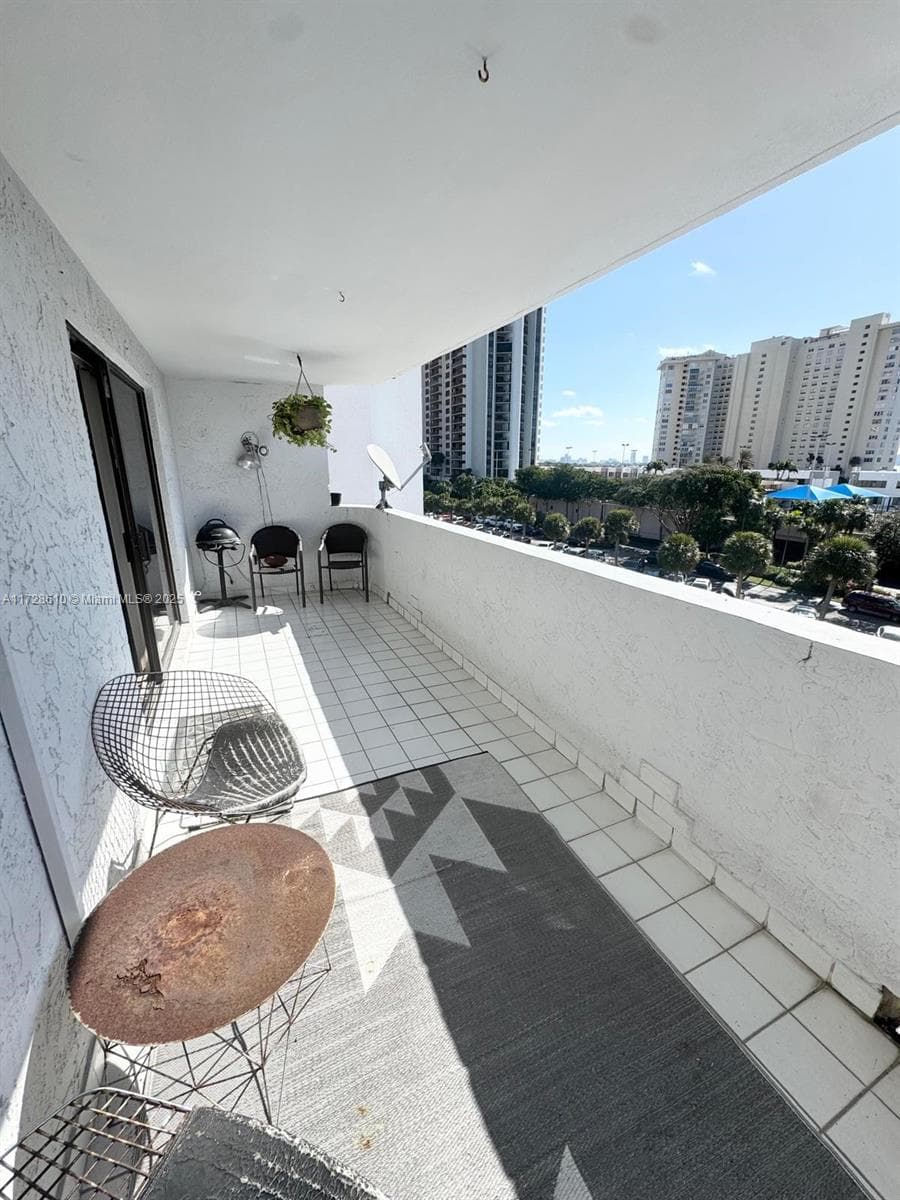 1650 NE 115th St # 506, Miami FL 33181 — 4