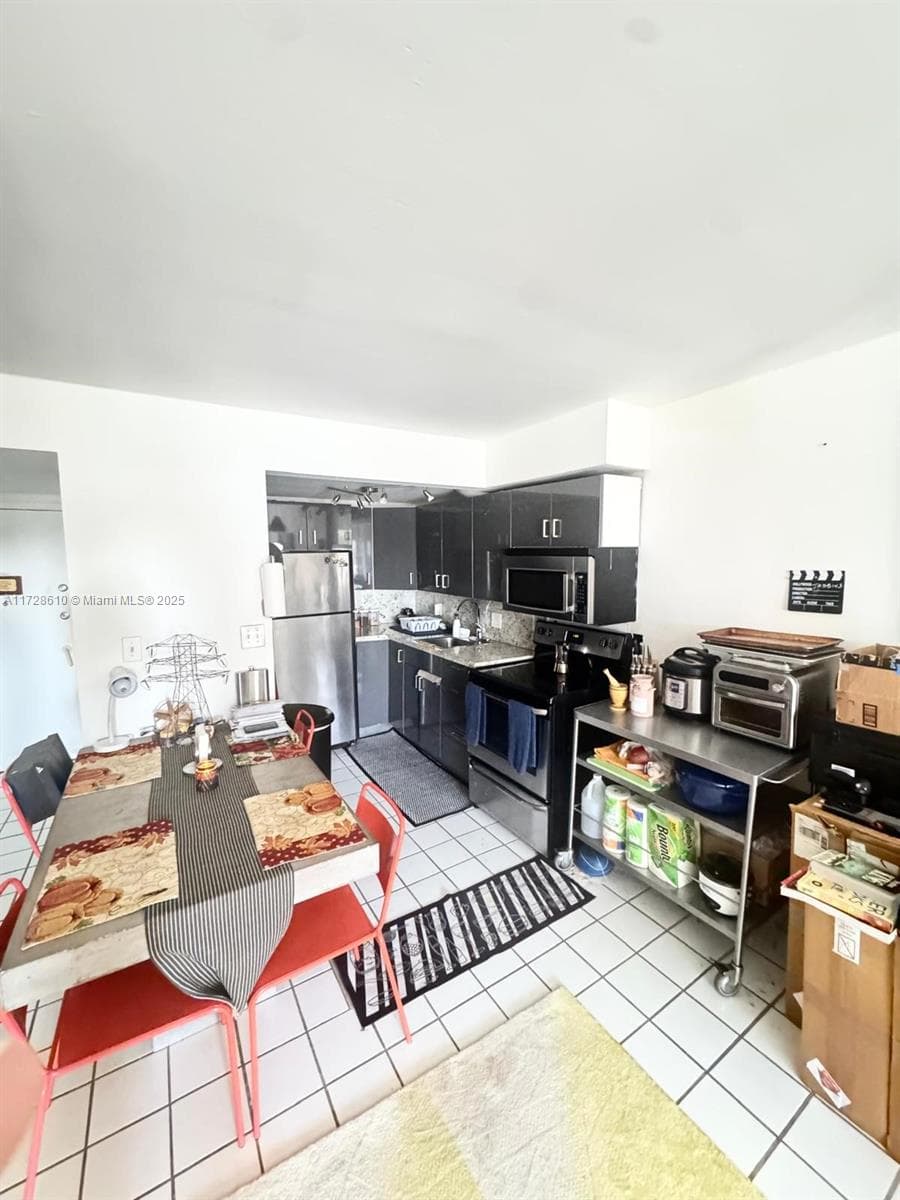 1650 NE 115th St # 506, Miami FL 33181 — 8