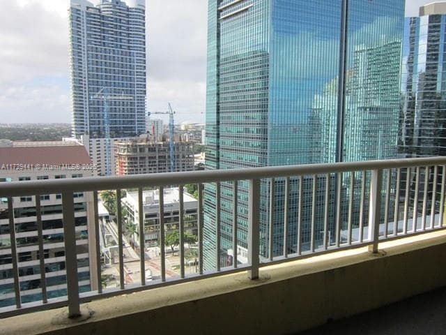 170 SE 14th St # 2306, Miami FL 33131 — 17
