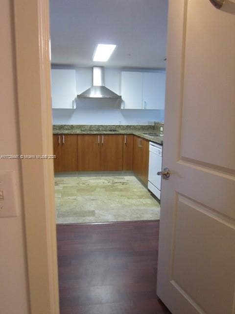 170 SE 14th St # 2306, Miami FL 33131 — 5