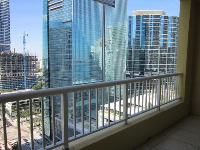 170 SE 14th St # 2306, Miami FL 33131 — 25