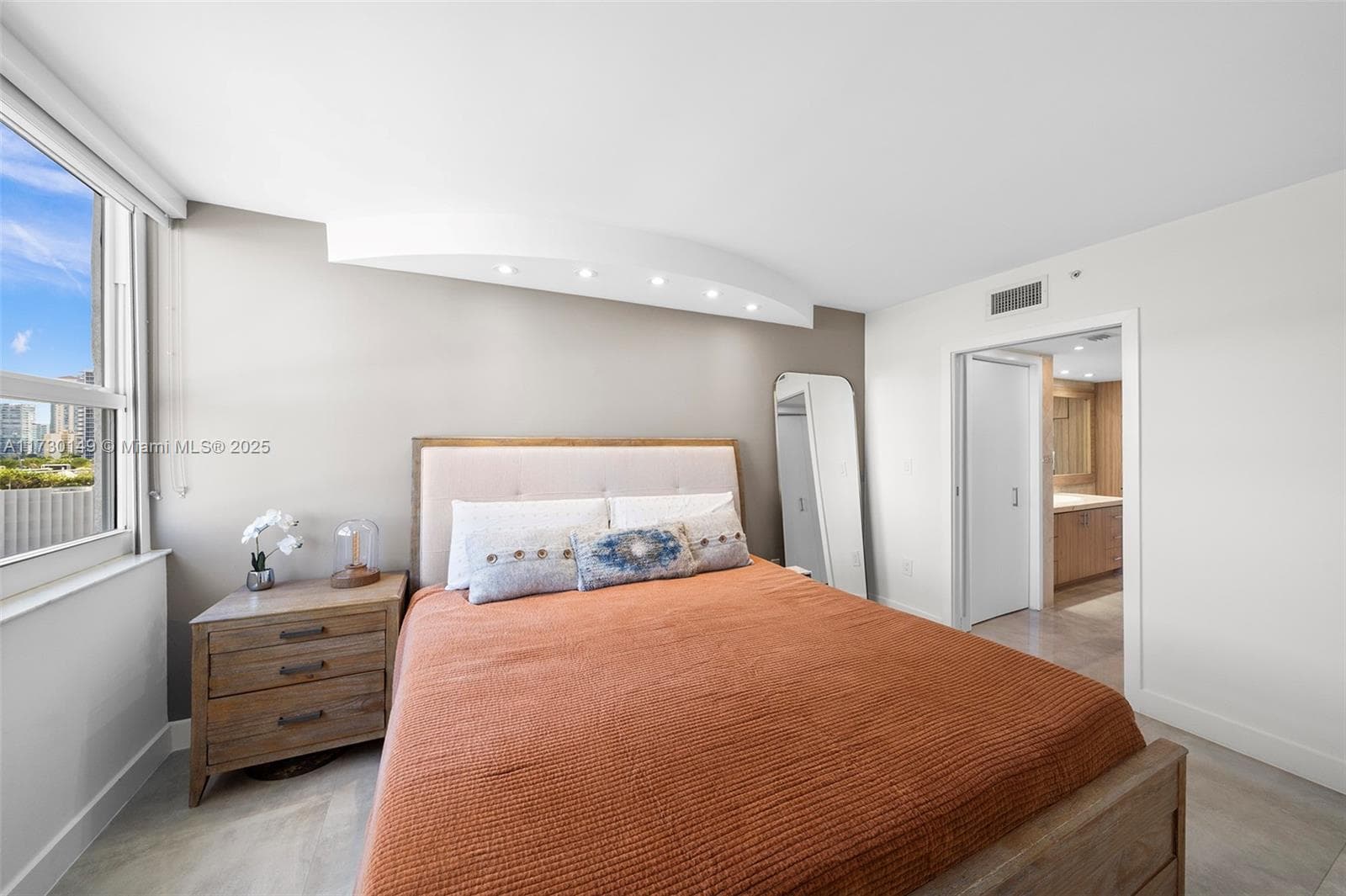 650 West Ave # 1004, Miami Beach FL 33139 — 24