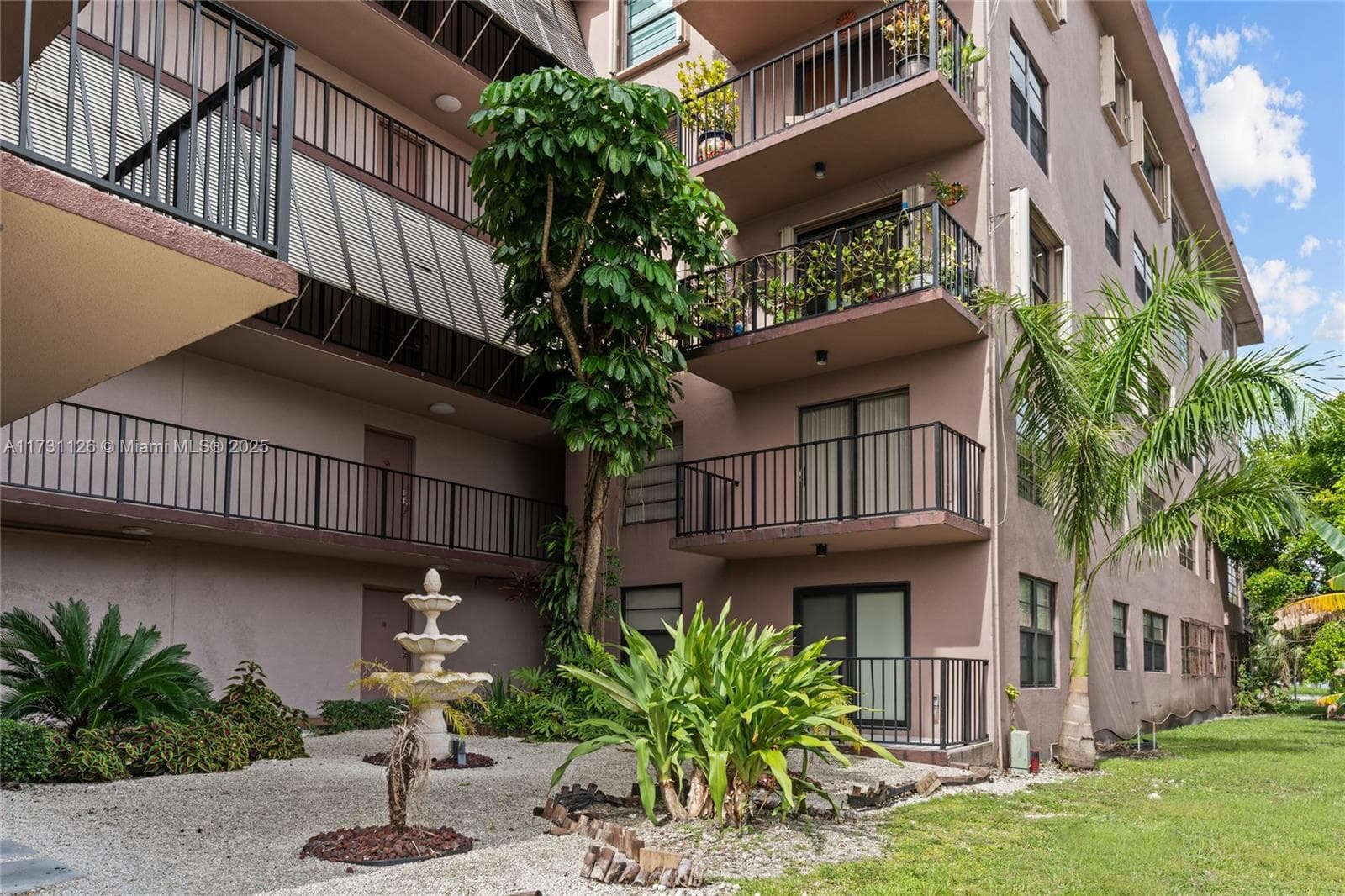 605 NW 72nd Ave # 406, Miami FL 33126 — 27