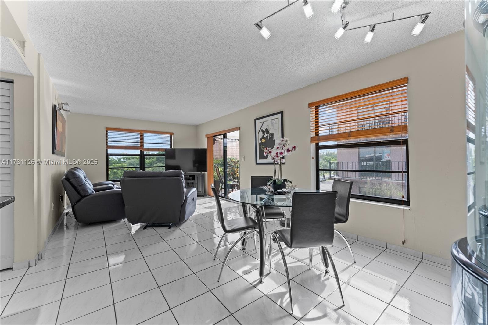605 NW 72nd Ave # 406, Miami FL 33126 — 18