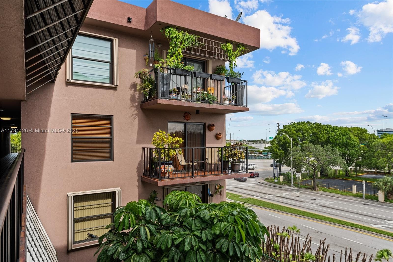 605 NW 72nd Ave # 406, Miami FL 33126 — 25