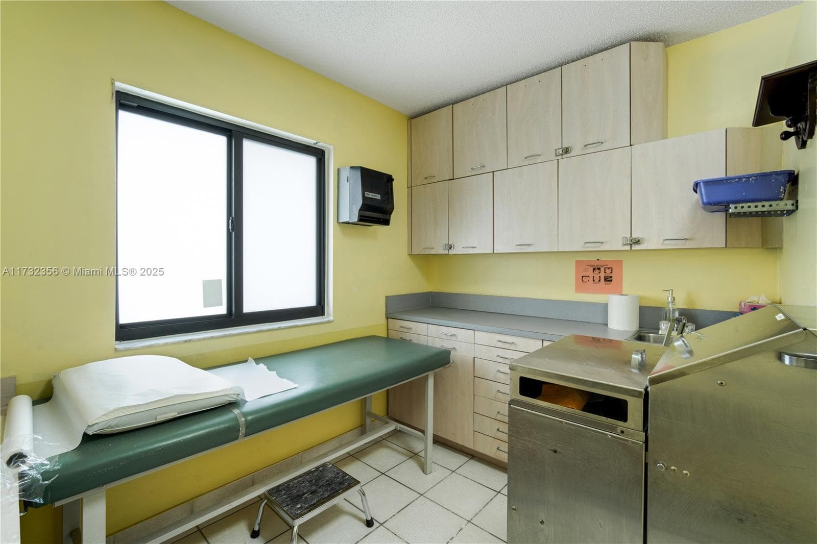 9950 SW 40th St, Miami FL 33165 — 17