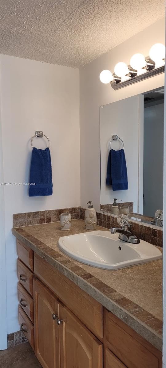 18031 Biscayne Blvd, Aventura FL 33160 — 13