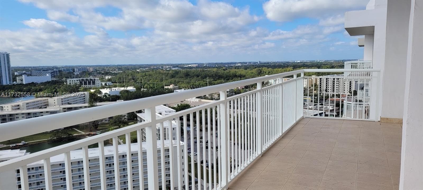 18031 Biscayne Blvd, Aventura FL 33160 — 17