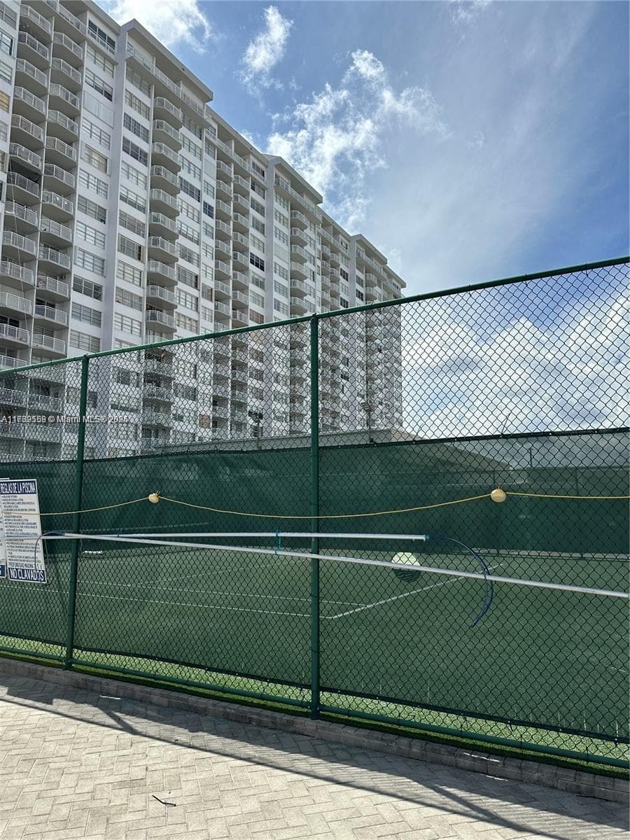 18031 Biscayne Blvd, Aventura FL 33160 — 3