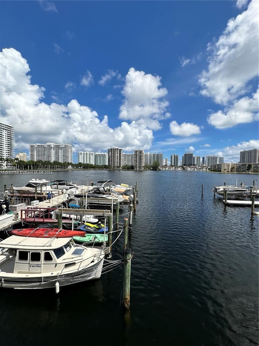 18031 Biscayne Blvd, Aventura FL 33160 — 5