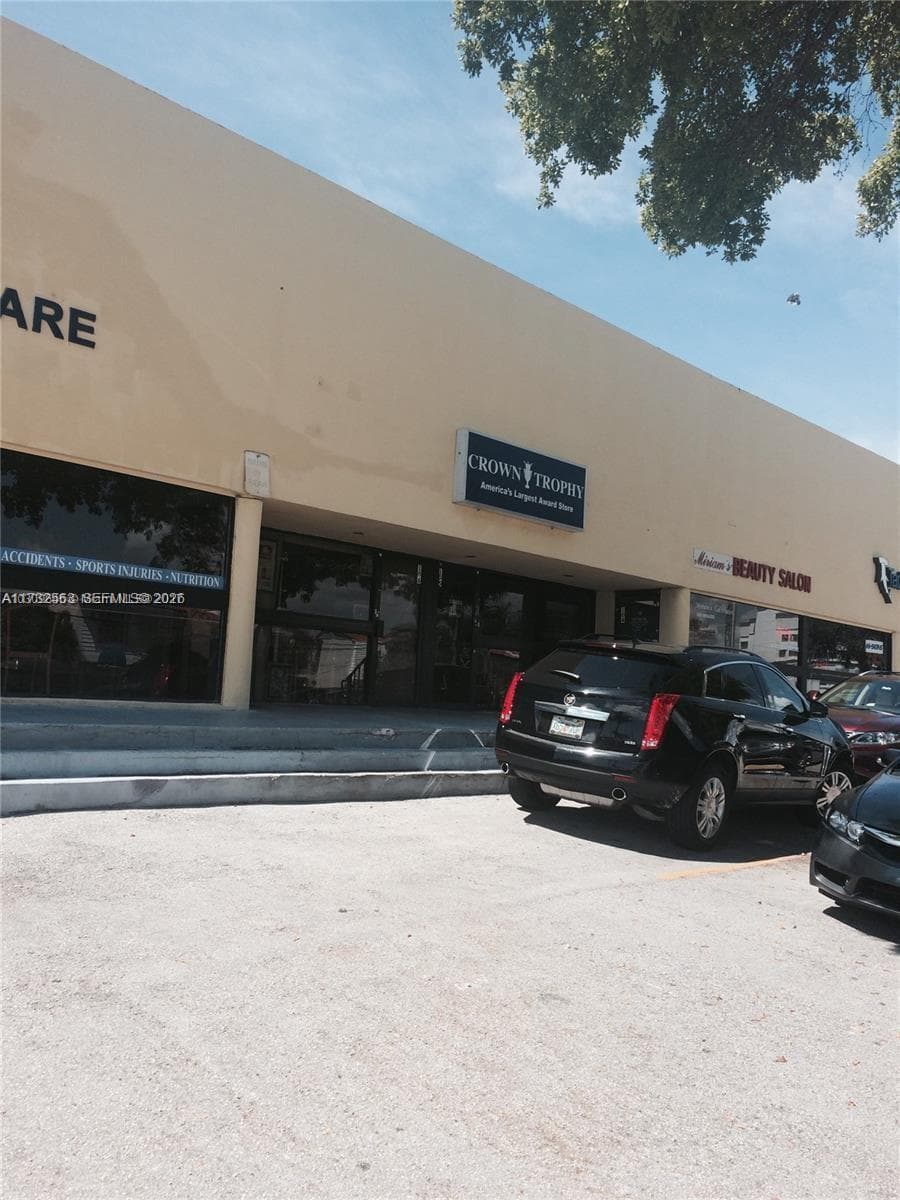 1948 NE 123rd St # 105, North Miami FL 33181 — 1
