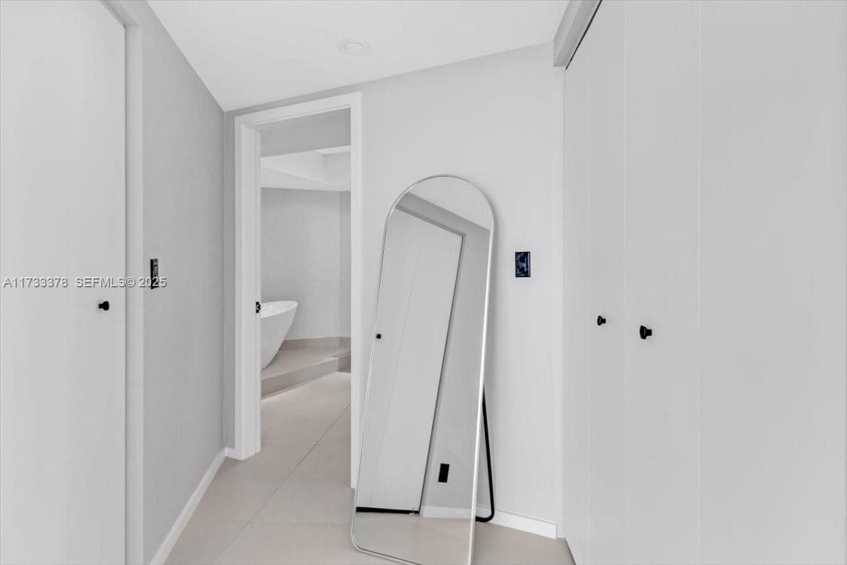 1000 Island Blvd # 2003, Aventura FL 33160 — 24