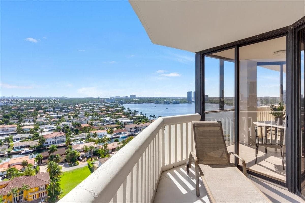 1000 Island Blvd # 2003, Aventura FL 33160 — 15