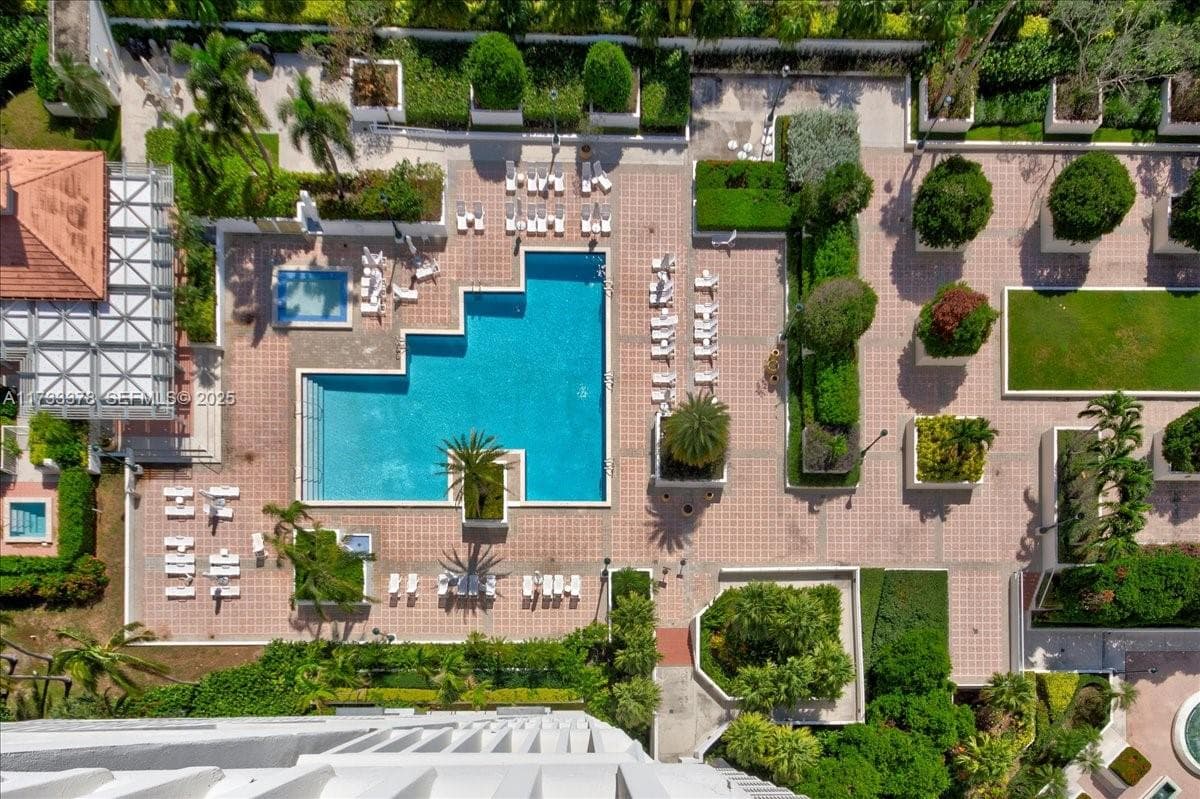 1000 Island Blvd # 2003, Aventura FL 33160 — 4