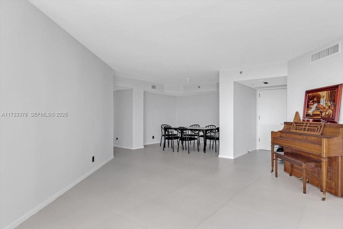 1000 Island Blvd # 2003, Aventura FL 33160 — 8