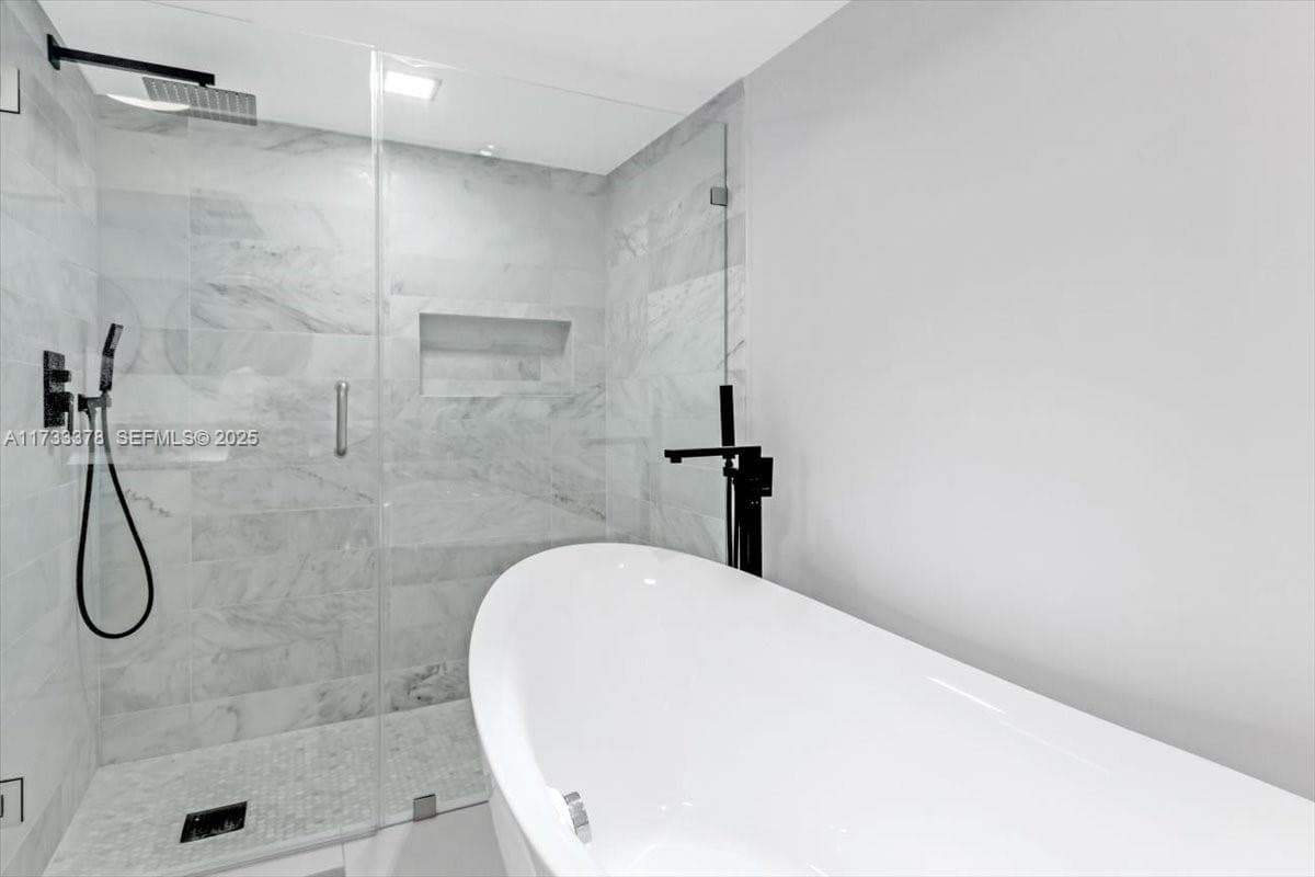 1000 Island Blvd # 2003, Aventura FL 33160 — 25
