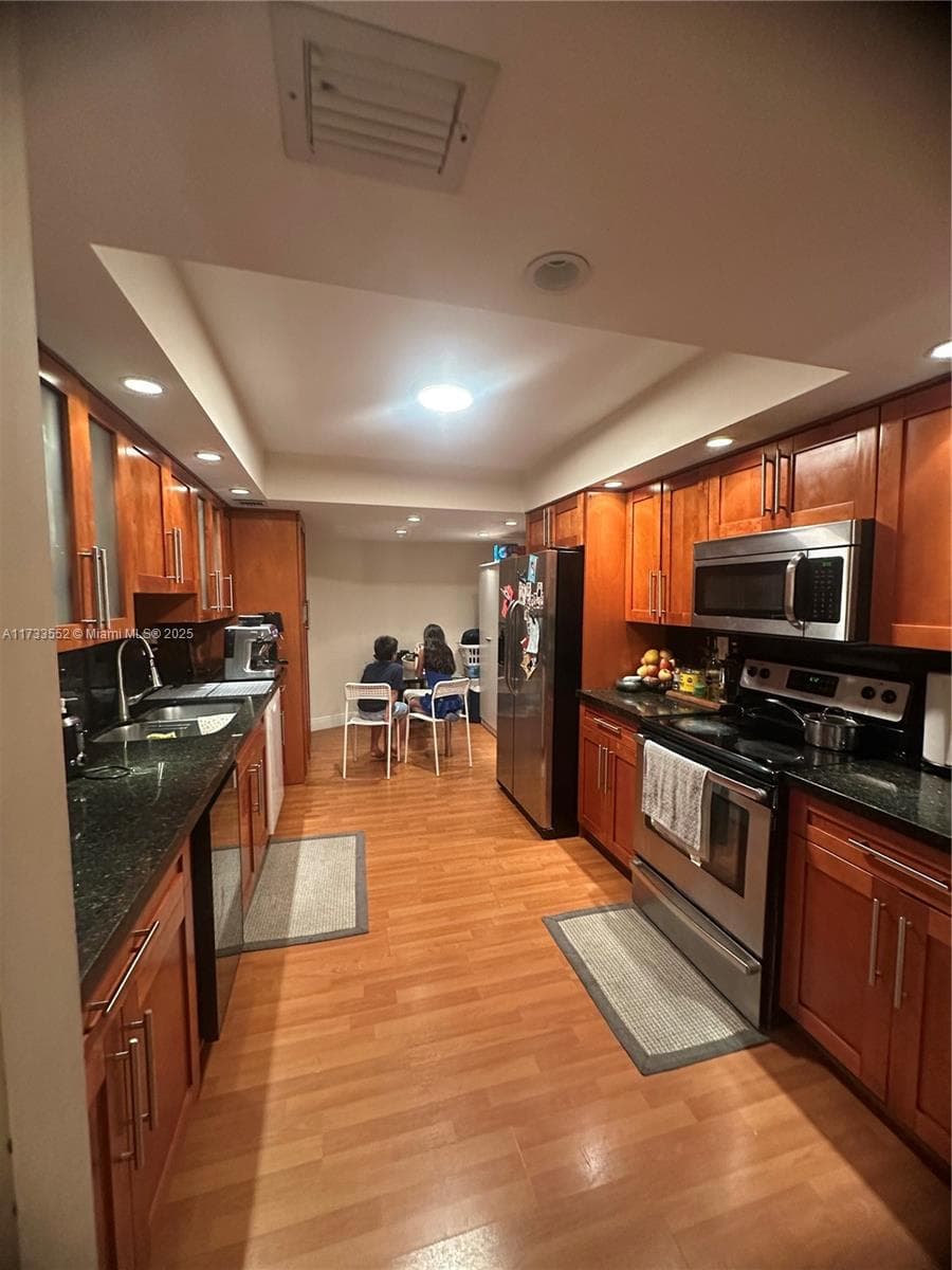 1121 Crandon Blvd # E904, Key Biscayne FL 33149 — 13