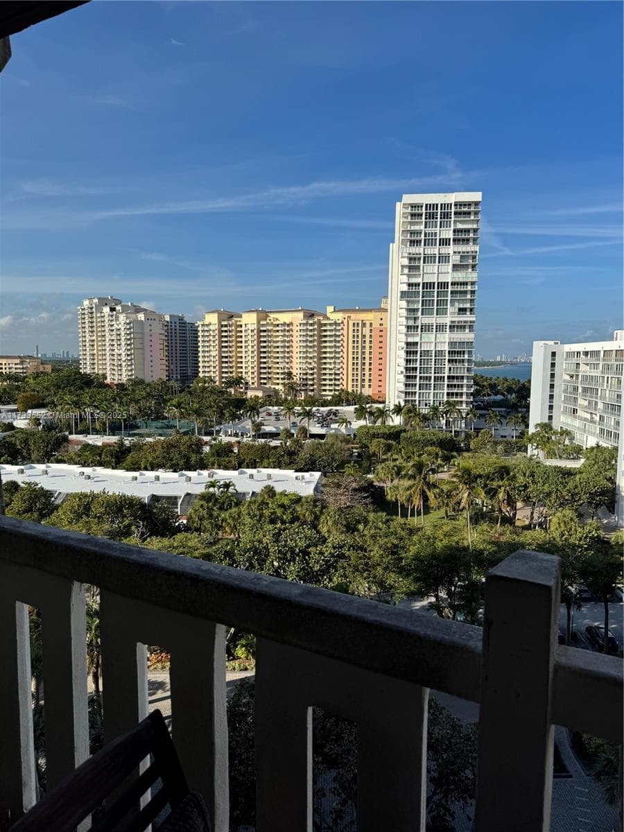 1121 Crandon Blvd # E904, Key Biscayne FL 33149 — 14