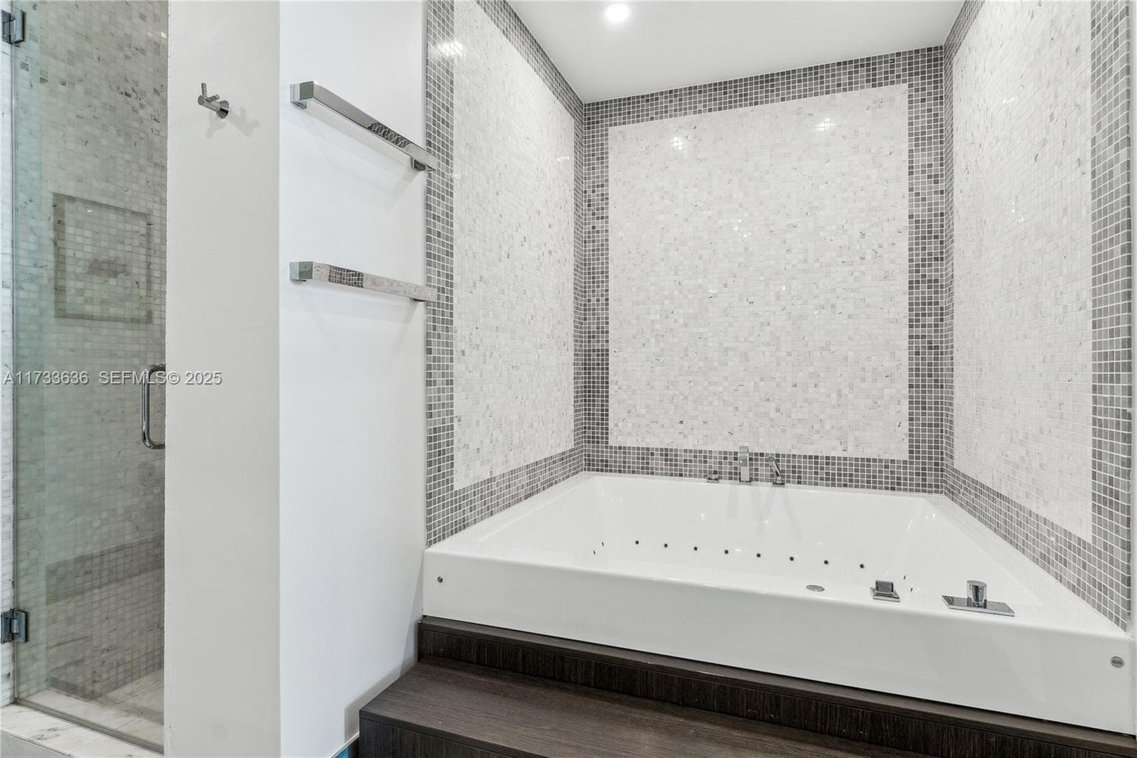 200 Biscayne Boulevard Way # 4912, Miami FL 33131 — 16