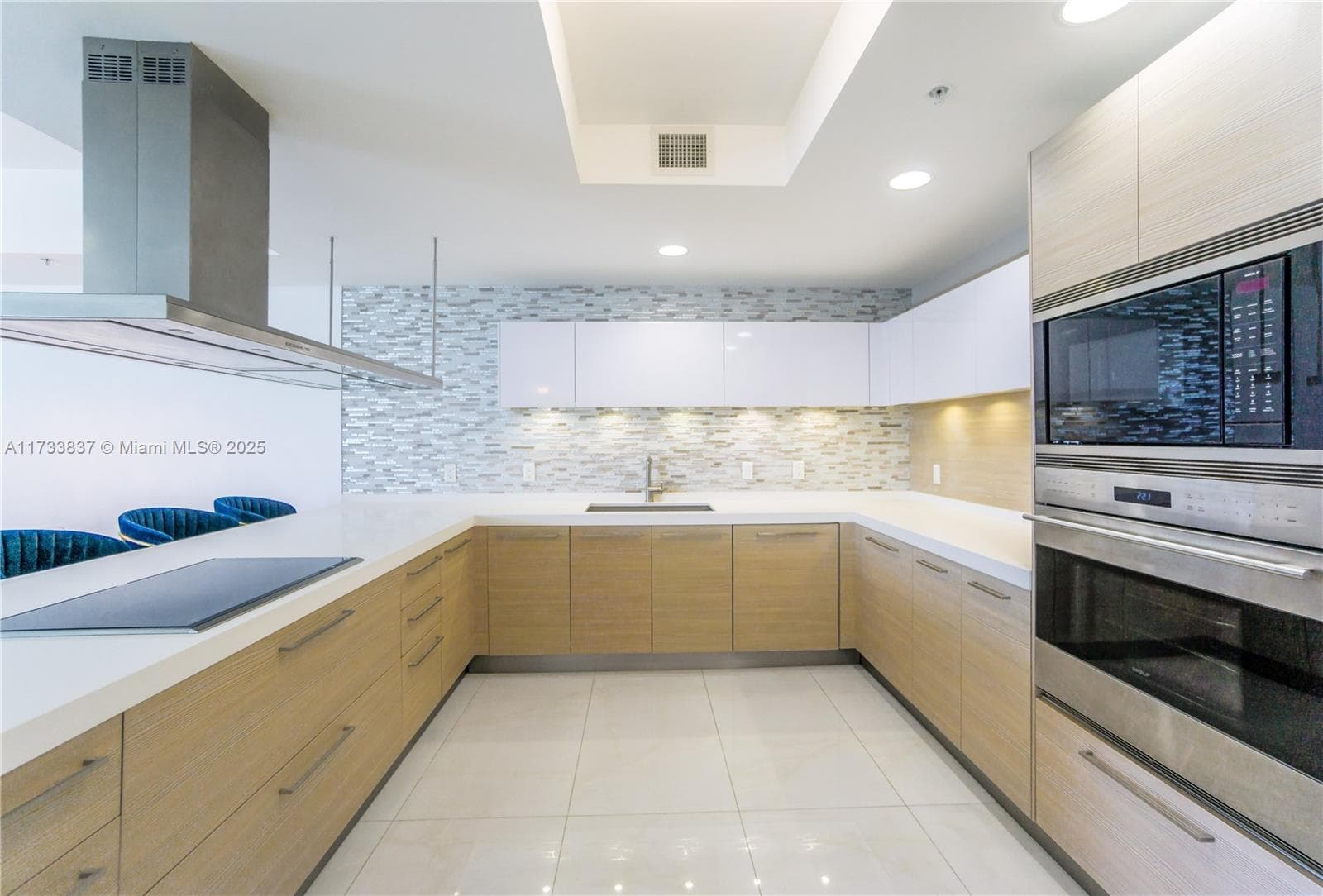 17301 Biscayne Blvd # 207, North Miami Beach FL 33160 — 17
