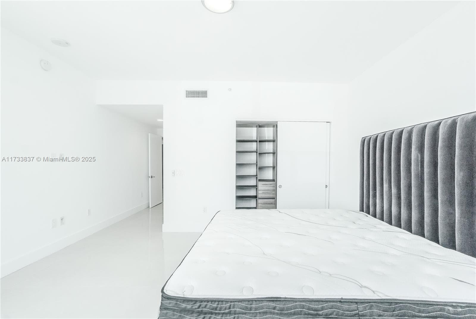17301 Biscayne Blvd # 207, North Miami Beach FL 33160 — 20