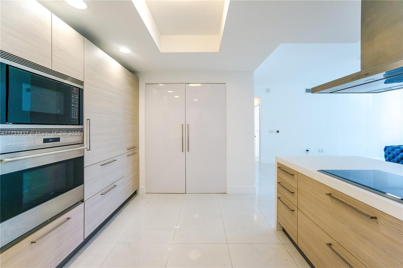 17301 Biscayne Blvd # 207, North Miami Beach FL 33160 — 18
