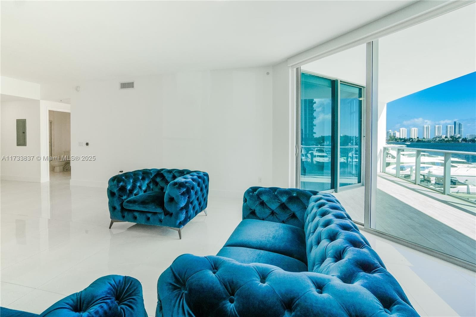 17301 Biscayne Blvd # 207, North Miami Beach FL 33160 — 19