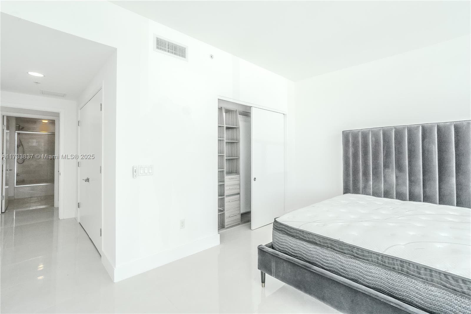 17301 Biscayne Blvd # 207, North Miami Beach FL 33160 — 21