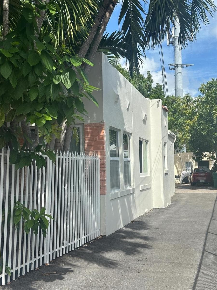 675 NW 34th Street, Miami FL 33127 — 4
