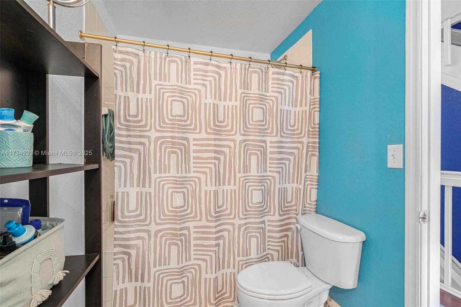 2196 NE 167th St # 114, North Miami Beach FL 33162 — 23