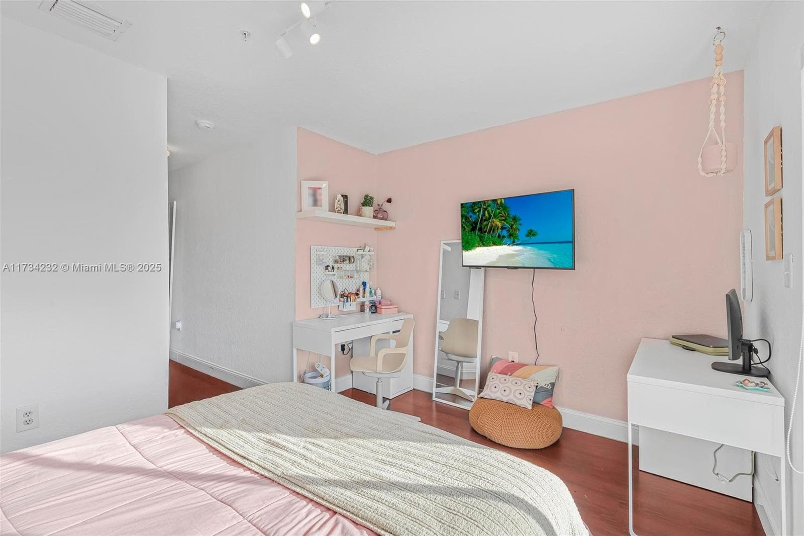2196 NE 167th St # 114, North Miami Beach FL 33162 — 12