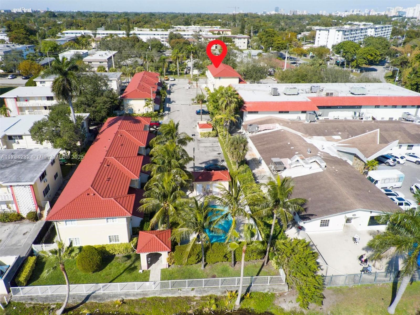2196 NE 167th St # 114, North Miami Beach FL 33162 — 36