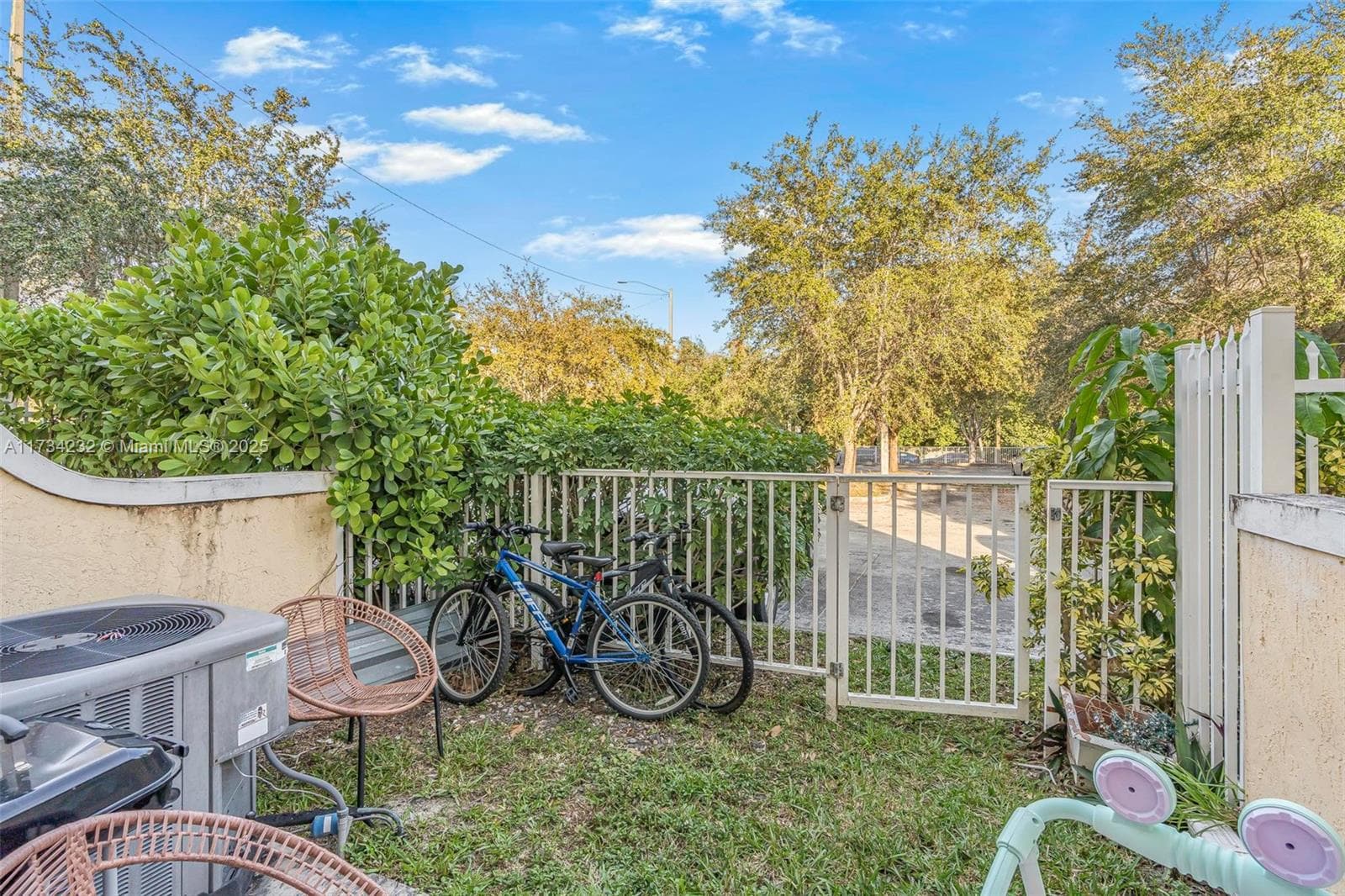 2196 NE 167th St # 114, North Miami Beach FL 33162 — 30
