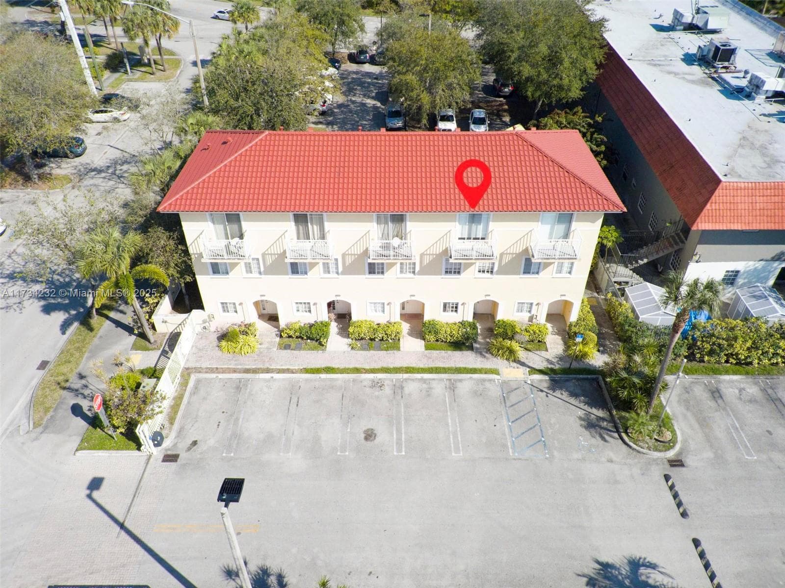 2196 NE 167th St # 114, North Miami Beach FL 33162 — 33