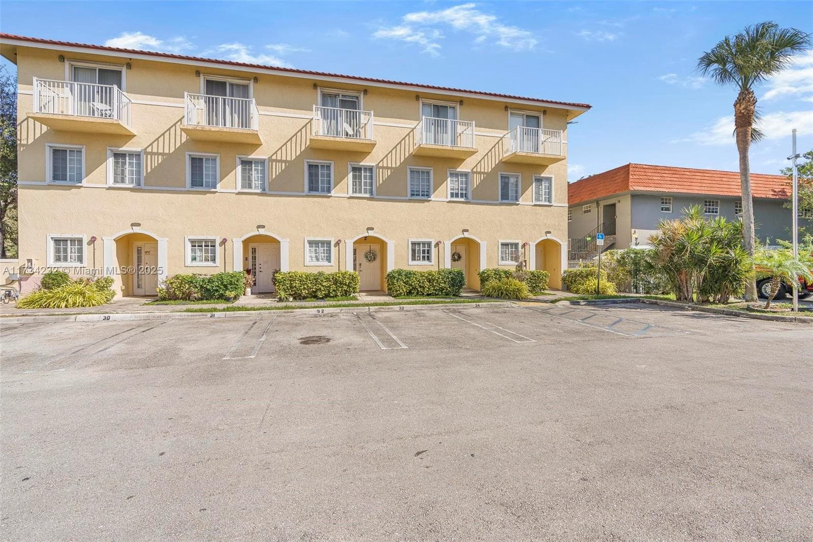 2196 NE 167th St # 114, North Miami Beach FL 33162 — 29