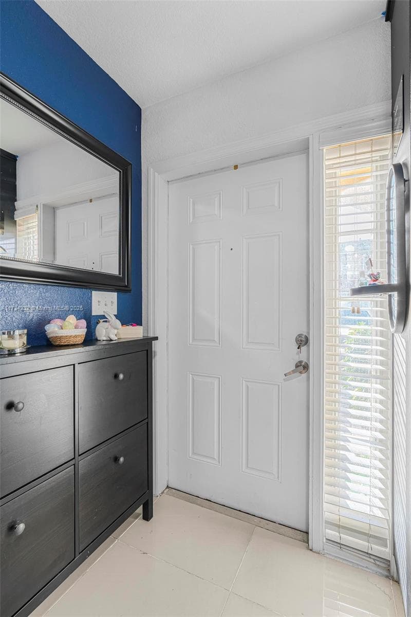 2196 NE 167th St # 114, North Miami Beach FL 33162 — 8